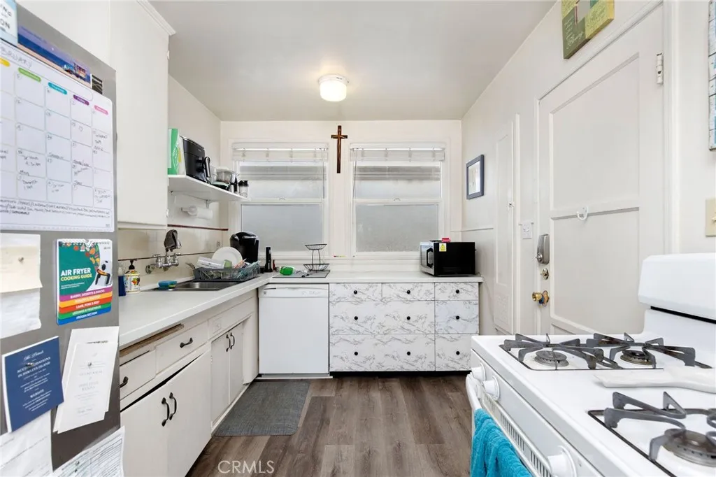 2 2nd Street, Hermosa Beach, California 90254 home-pic-23